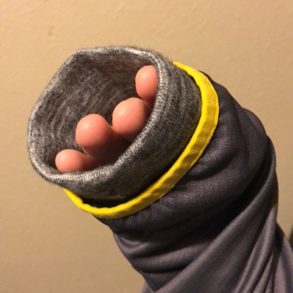 Adidas pull over jacket - Picture 5 of 5